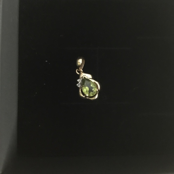 New 14k Peridot Diamond Pendant - Picture 2 of 5